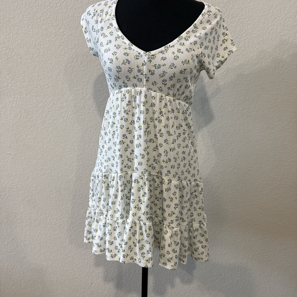 Elegant White Floral Mini Dress